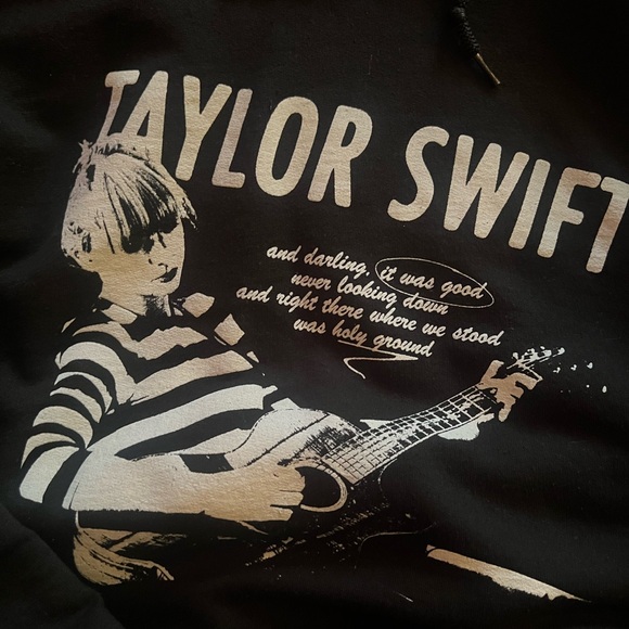 Taylor Swift Black Sweater Artistic Design - Picture 3 of 4